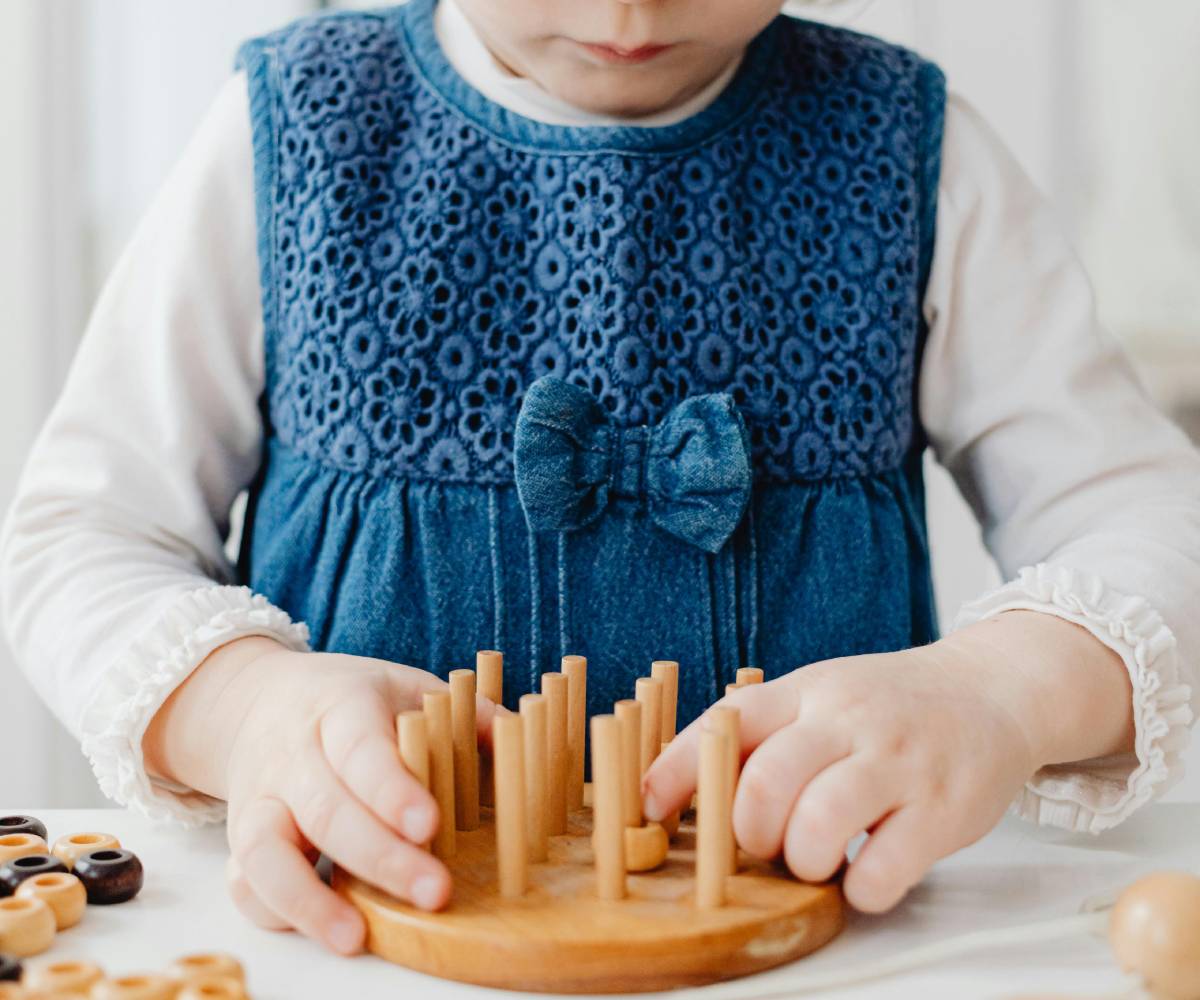 rozwój motoryki małej u dzieci Woodforkids.pl
