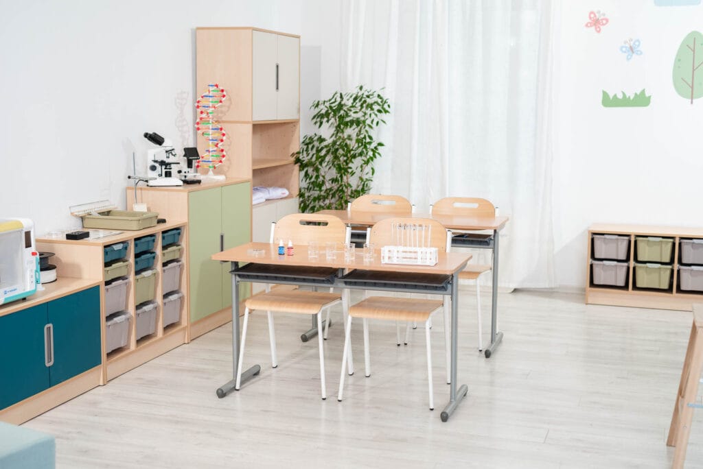 Ergonomiczne krzesło szkolne — dlaczego ma znaczenie dla zdrowia ucznia